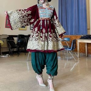 گند افغانی با تکه پیراهن بخمل ابریشمی و تنبان لیلومتن با گلاباتون دوزی